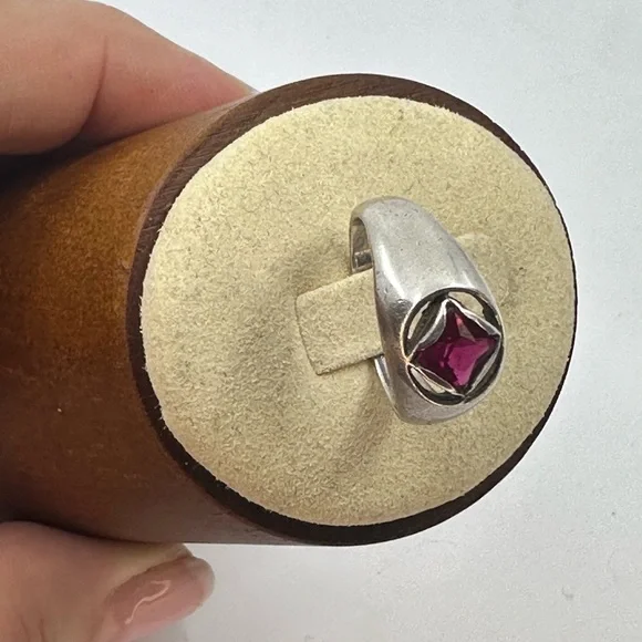 Sz. 6.75 Vintage 925 Sterling Silver Ring with Genuine Garnet - Picture 3 of 9